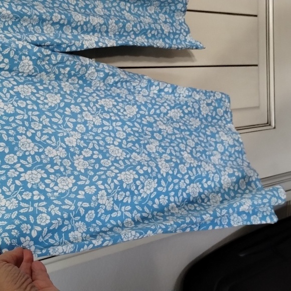 Magnolia Skye Blue Floral Romper Size Large Smocked Bodice - Picture 3 of 11